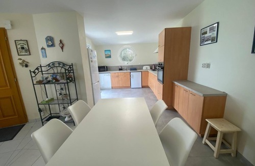 Penvins House | Stunning Seaside Home Just 100m from the Beach – Penvins
