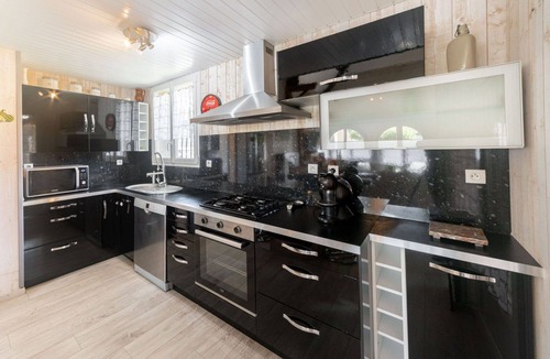 Mezos House | Stunning villa for 8 guests with WIFI, A/C, private pool, TV, terrace and parking