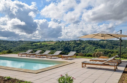 Saint-Medard-d'Excideuil House | Stylish Villa on Historic Estate