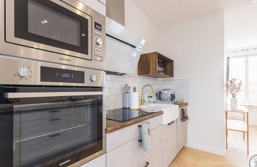 Pontorson Cottage | Stylish house with sauna and spa, near station and shops