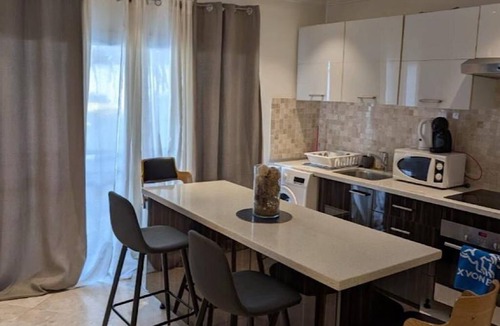 Alfortville Apartment | Sublime 3-room apartment facing the Seine with a lovely terrace.