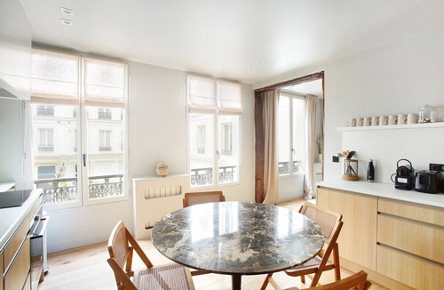 Quartier de la Porte-Saint-Denis Apartment | Sublime Apartment AC Paris Center