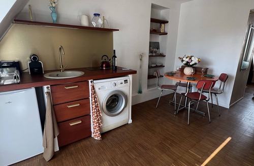 Quartier de la Folie-Mericourt Apartment | Sublime Appartement Parisien avec vue sur la Tour Eiffel