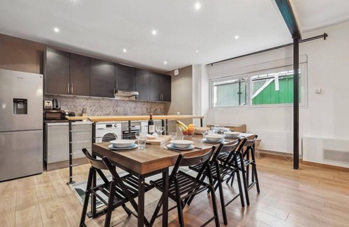 Quartier de la Porte-Saint-Denis Apartment | Suite 332 Brady – Stunning Duplex in Paris 10