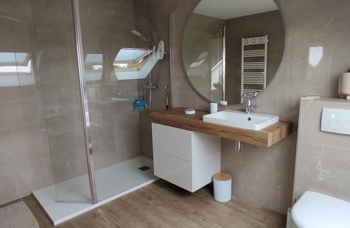 Saint-Come-du-Mont Bed & Breakfast | Suite Familiale Spacieuse vue sur Plan D'eau et sur les Hauteurs des Marais