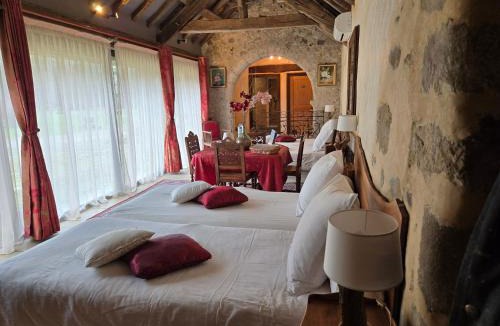 La Chapelle-Rablais Bed & Breakfast | Suite familiale Galerie et Conciergerie