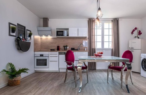 Pezarches House | Suite L'échappee - Romantic House