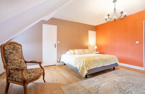 Concarneau Bed & Breakfast | Suite 'Ninon de Lenclos' with Shared Terrace, Garden and Wi-Fi