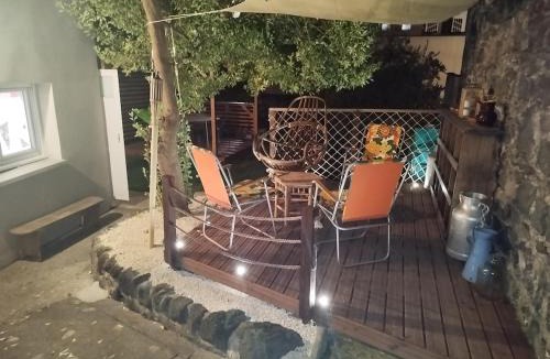 Clermont-Ferrand Apartment | Suite rétro 80s 90s grande baignoire et jardin