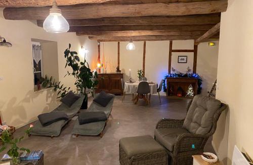 Siaugues-Sainte-Marie Bed & Breakfast | Suite romantique privative en pleine nature Au chant de l'eau