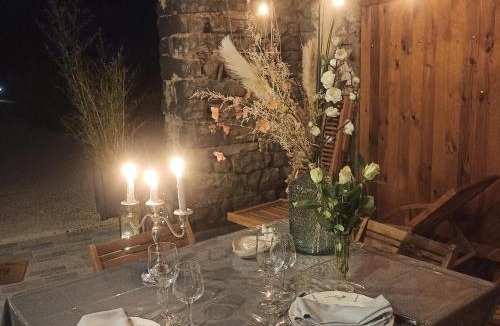 Siaugues-Sainte-Marie Bed & Breakfast | Suite romantique privative en pleine nature Au chant de l'eau