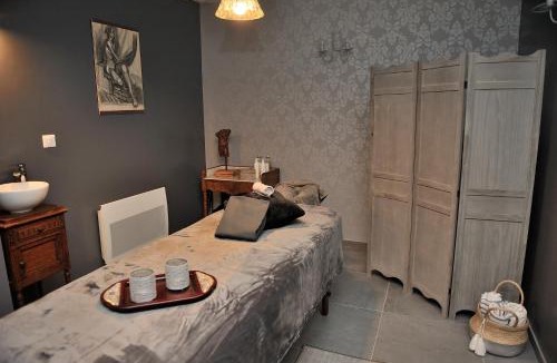 Siaugues-Sainte-Marie Bed & Breakfast | Suite romantique privative en pleine nature Au chant de l'eau