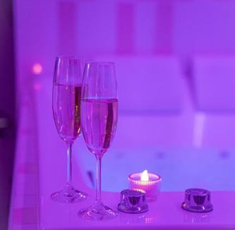 Questembert Apartment | Suite romantique avec balnéo près de Vannes - L'instant suspendu