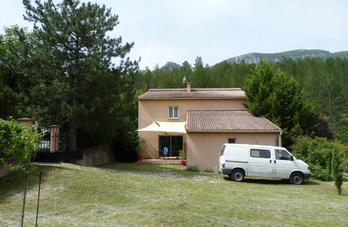 Valbelle Villa | Sun, freshness, calm, Gîte 120 m² for 8 people between river and mountain