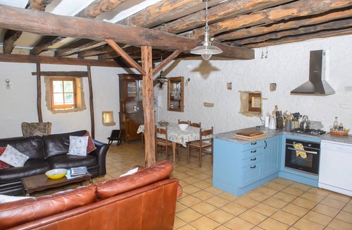 Frayssinet-le-Gelat Cottage | Sunflower 4* - Quiet & relaxing cottage in a courtyard, perfect for families