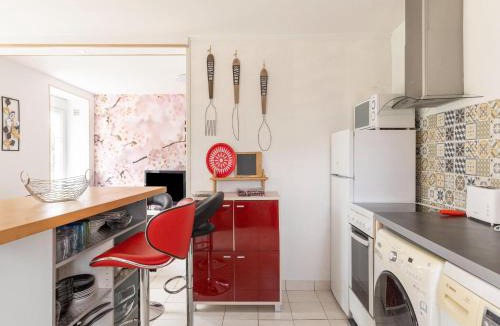 Isigny-sur-Mer House | Sunlit Garden Escape Normandy