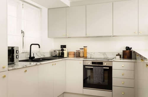 8th Arrondissement Apartment | Superb 3 Bedroom Stay AC Facing Madeleine Honore