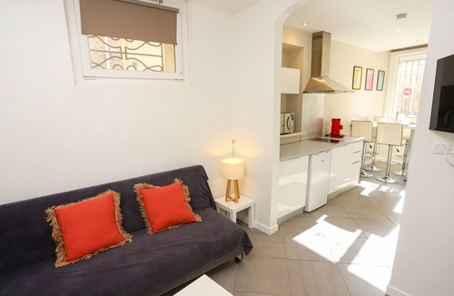 Latour-Bas-Elne Ski Chalet | Superb 3-star house with terrace just minutes from the beaches