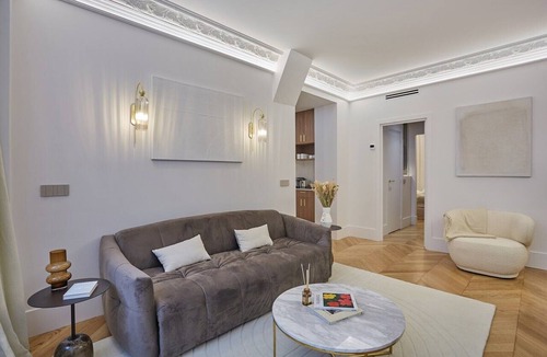 8th Arrondissement Apartment | Superb AC Apartment Roosevelt Saint Honoré