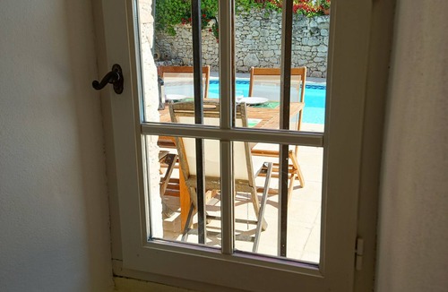 Margueron House | Superb air-conditioned character house with private heated pool *