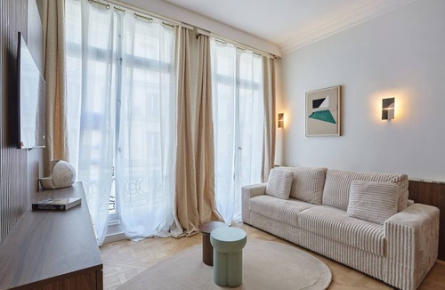 Faubourg-du-Roule Apartment | Superb Apartment on the Champs Elysees