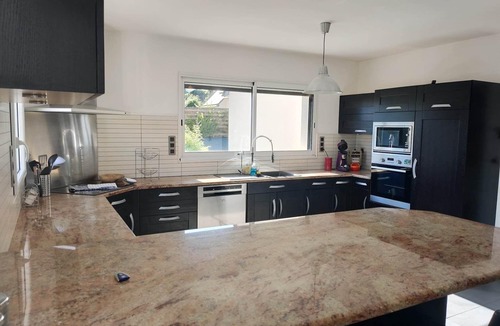 Sainte-Seve House | superb house ideally located 220 m2