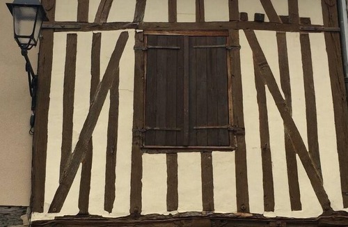 Joigny House | Superbe Maison du 16e Siècle Entièrement Rénovée