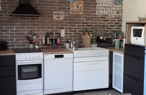 Penvins House | SUPERBLY RENOVATED AND DECORATED OLD HOUSE - SPACIOUS GARDEN
