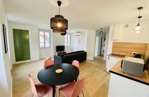 Montceau-les-Mines Apartment | Superior Apartment - Street View