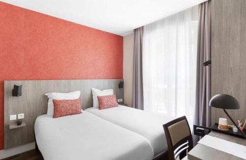 Saint-Vincent-de-Paul Hotel | Sure Hotel by Best Western Paris Gare du Nord