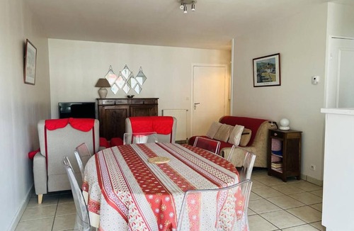 Cambo-les-Bains Apartment | T2 à Cambo-les-Bains avec Accès Internet et Parking - FR-1-495-9