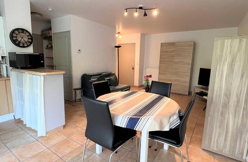 Cambo-les-Bains Apartment | T2 à Cambo-les-Bains avec parking et internet - FR-1-495-57