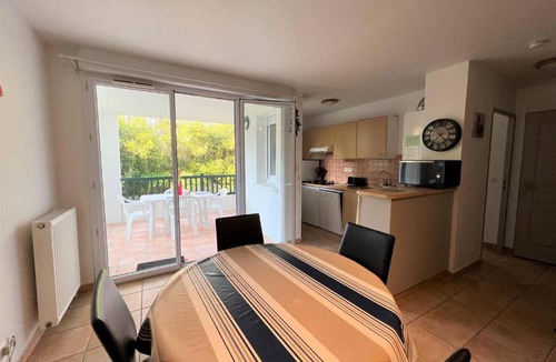 Cambo-les-Bains Apartment | T2 à Cambo-les-Bains avec parking et internet - FR-1-495-57