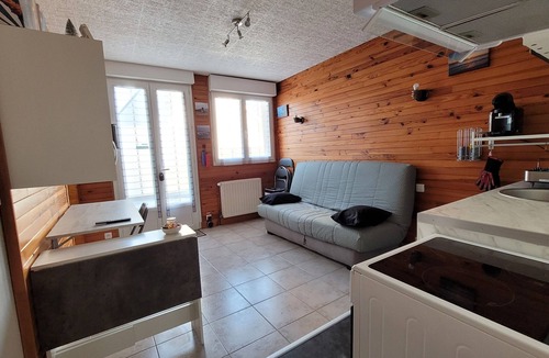 Lanester Apartment | T2 29m² (ground floor), close to shops and 10 Km from the sea
