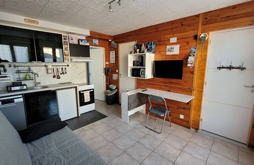 Lanester Apartment | T2 29m² (ground floor), close to shops and 10 Km from the sea