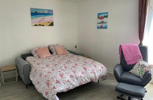 Vierzon Apartment | T2 bis famille 4 personnes Cuisine équipée - Parking - Proche attractions