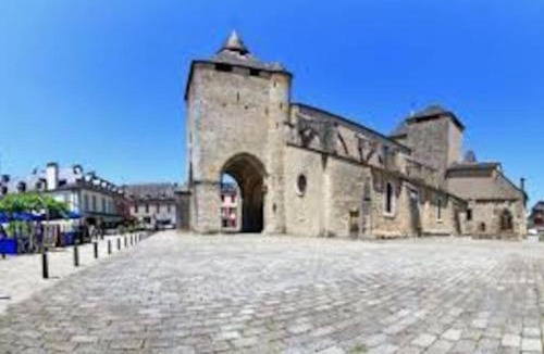 Oloron-Sainte-Marie Apartment | T2 centre historique d'Oloron sainte Marie
