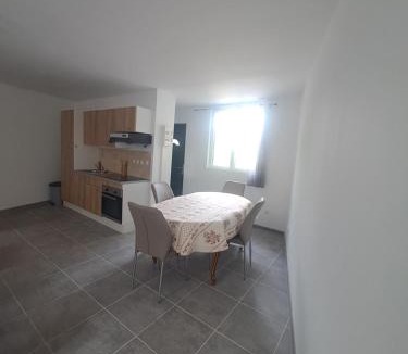 Concoules Apartment | T2 Concoules - Panorama, Randonnées, Etapes motards