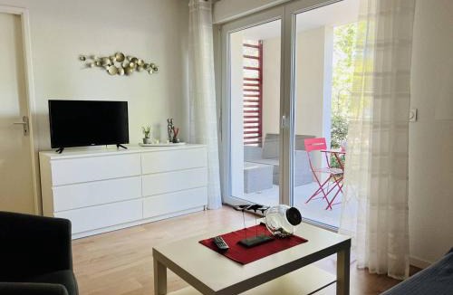 Hasparren Apartment | T2 Confort, 4 pers, Terrasse, Parking privé à Hasparren - FR-1-495-84