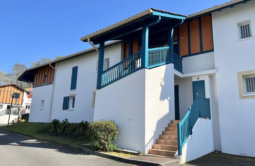 Cambo-les-Bains Apartment | T2 confortable à Cambo avec piscine et parking - FR-1-495-82