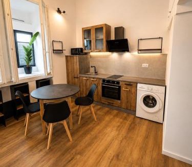Montlucon Apartment | T2 cosy au cœur du centre historique de Montluçon gare à 15 min à pied