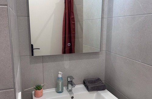 Bourges Apartment | T2 Design - Hyper Centre - Private Parking - Walking distance to Cathedral
