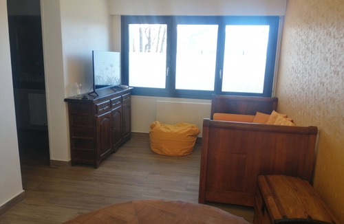 La Mure Apartment | T2 ground floor large house on RN85 Heart of Matheysine. All comfort