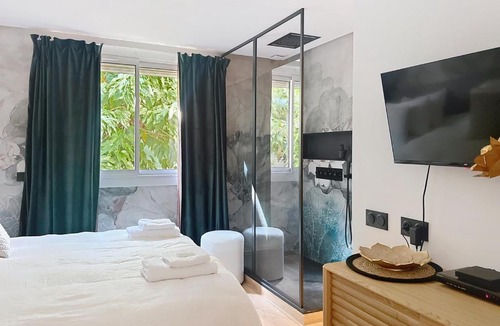 Le Grand Large Apartment | T2 Luxe Canet - 50m plage - Séjour romantique & Love room