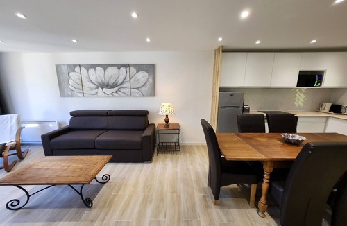 Saint-Bonnet-en-Champsaur Apartment | T3 apartment with garden near the center