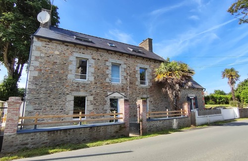 Plouha House | TatîeMamîe, gîte Tata Jacqueline : grand gîte rénové proche mer, Bretagne