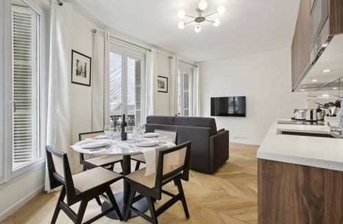 Quartier de la Porte-Saint-Denis Apartment | TBS 119 - Fabulous apartment near the Musée Grévin