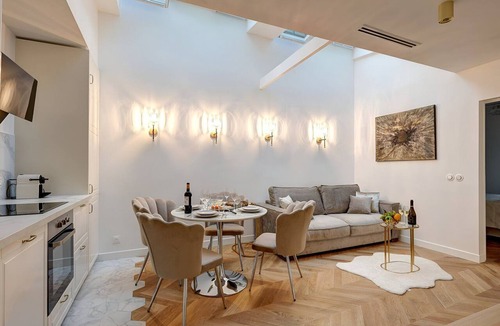 8th Arrondissement Apartment | TBS 204 - Prestigious suite near Champs-Élysées