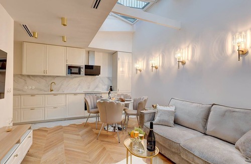 8th Arrondissement Apartment | TBS 204 - Prestigious suite near Champs-Élysées