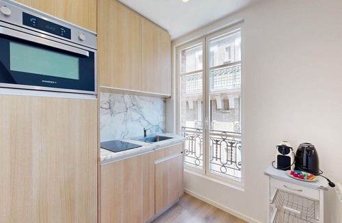 Quartier de la Salpetriere Apartment | TBS 36 - Studio with timeless charm